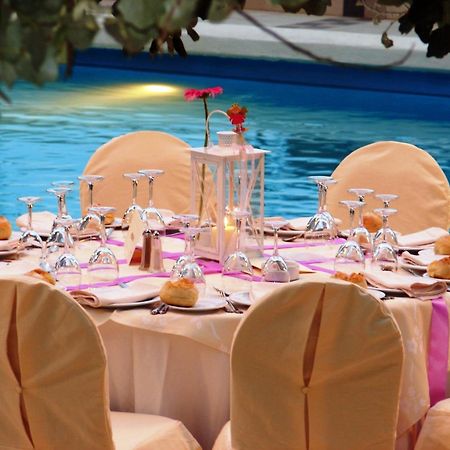 Alexander Beach Hotel & Spa Alexandroupoli Eksteriør billede A table set for a wedding reception