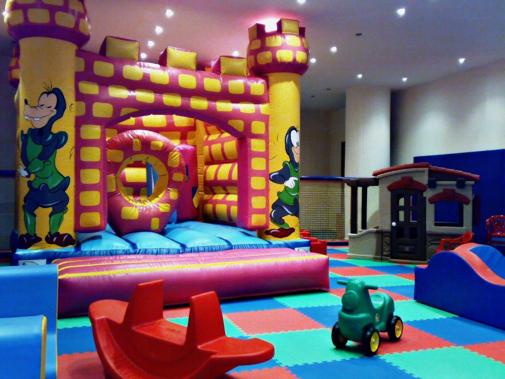Alexander Beach Hotel & Spa Alexandroupoli Eksteriør billede An indoor play area