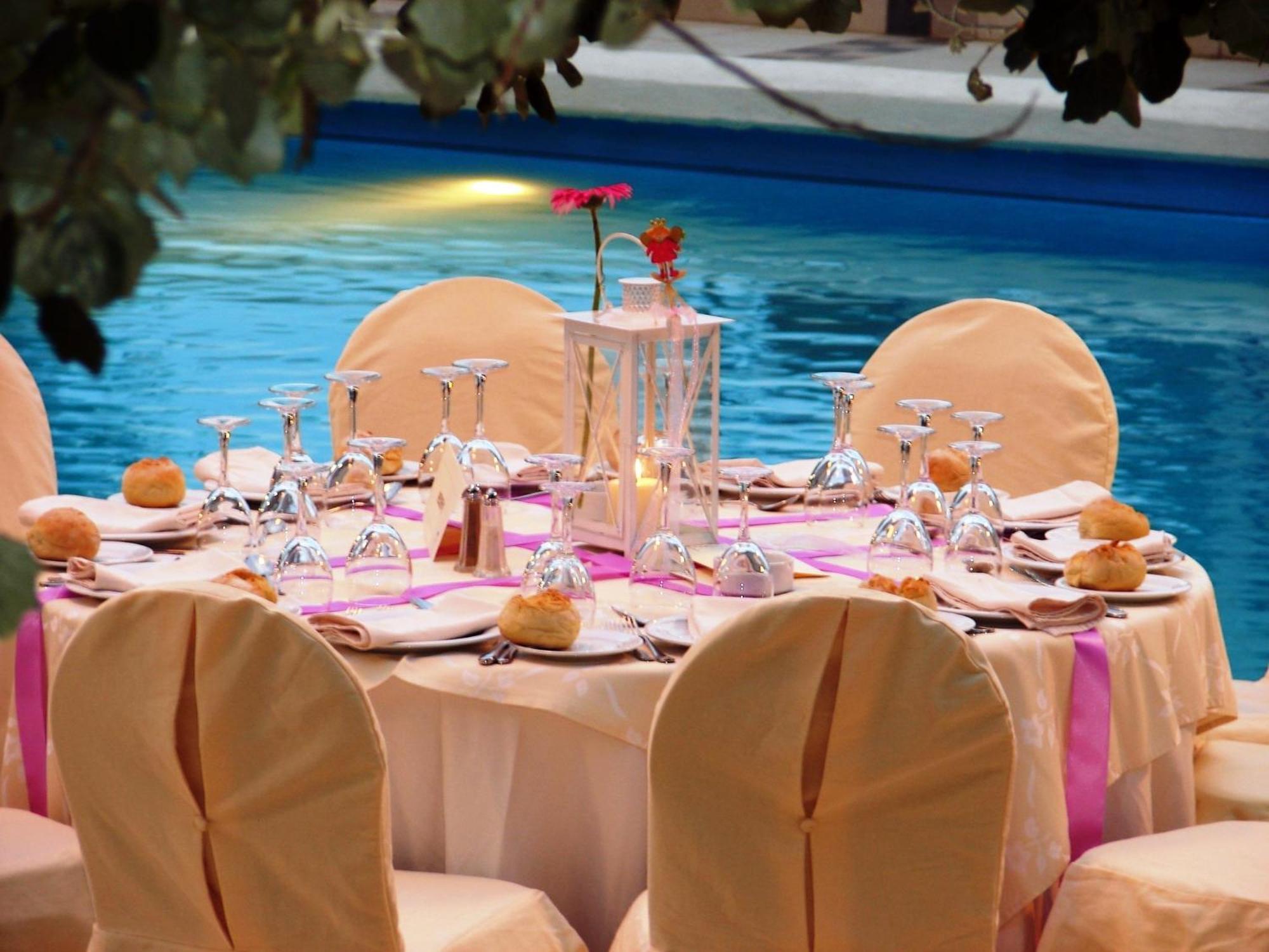 Alexander Beach Hotel & Spa Alexandroupoli Eksteriør billede A table set for a wedding reception