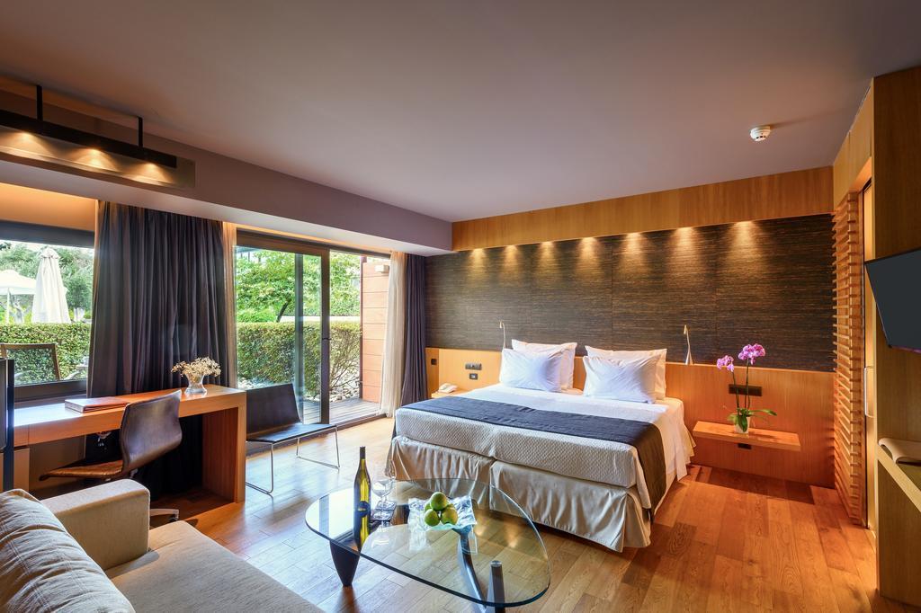 Alexander Beach Hotel & Spa Alexandroupoli Eksteriør billede A room at the hotel