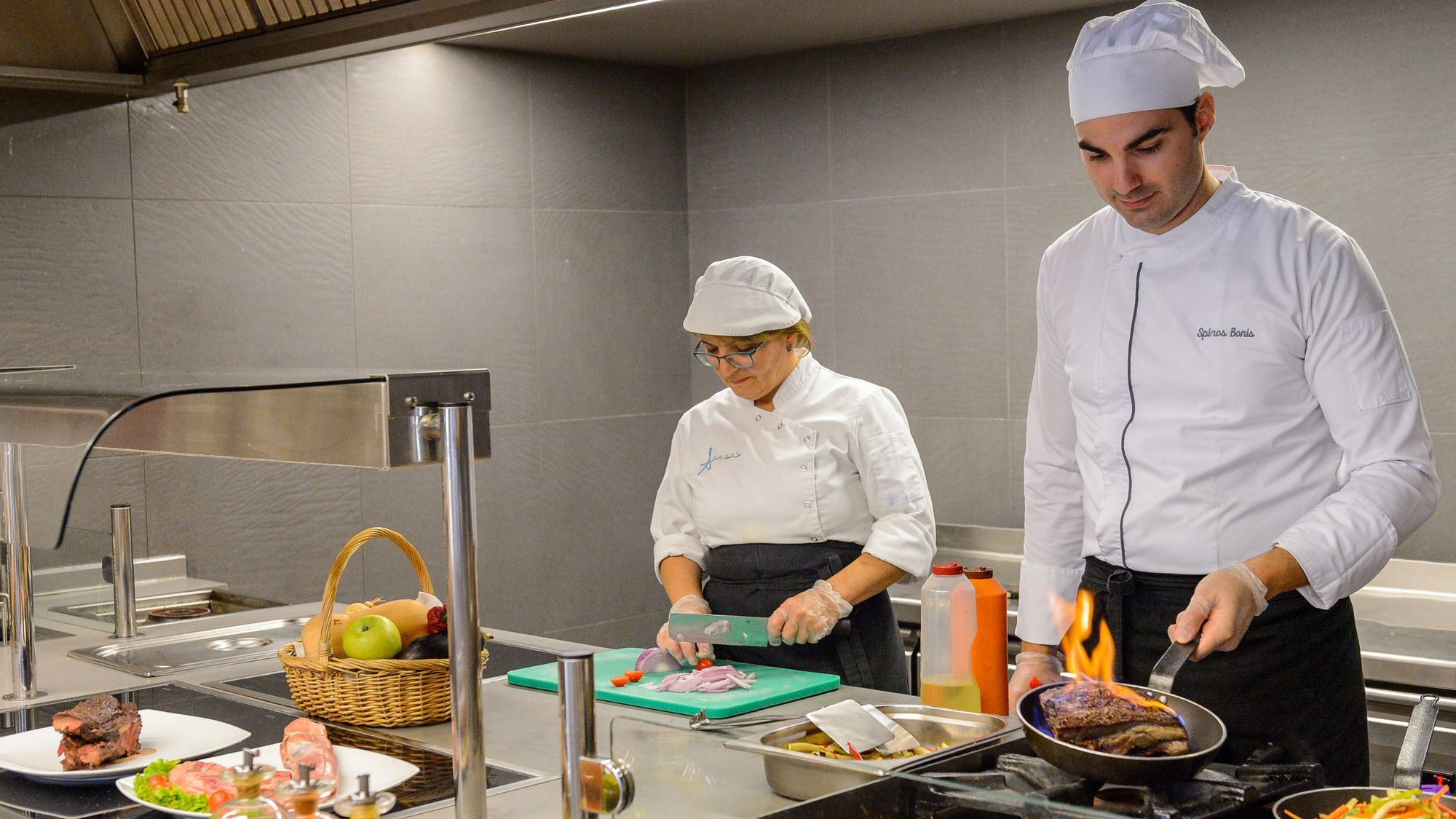 Alexander Beach Hotel & Spa Alexandroupoli Eksteriør billede Students at work