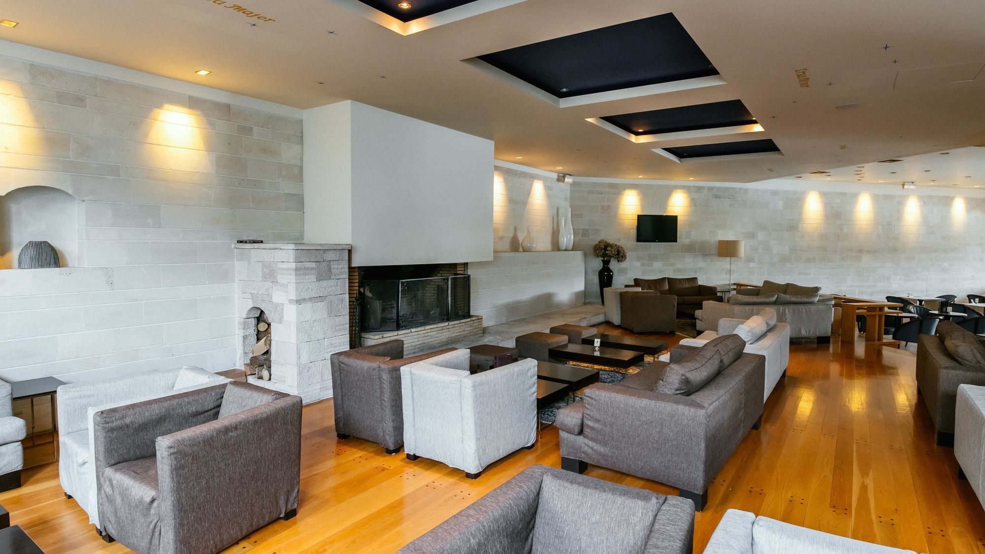 Alexander Beach Hotel & Spa Alexandroupoli Eksteriør billede The lounge at the airport